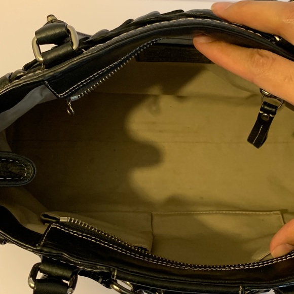 Coach - Picture 6 of 7